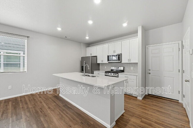 Building Photo - 12220 Dairy St