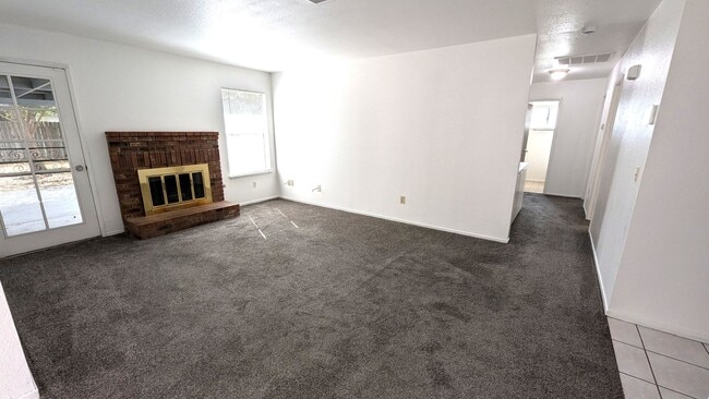 Building Photo - 3 Bedroom 2 Bath Home on Large Corner Lot