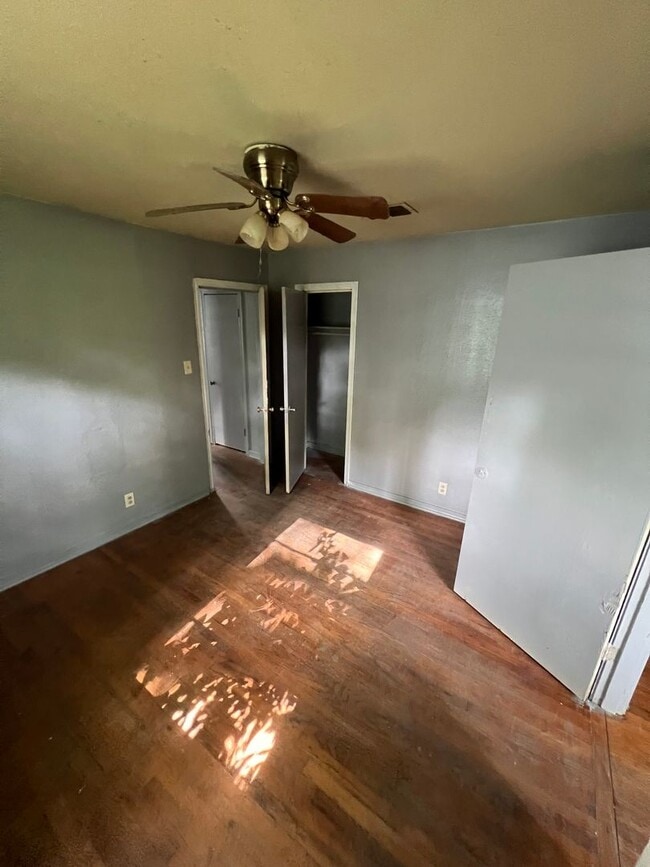 Building Photo - 2728 Hillcrest Ave