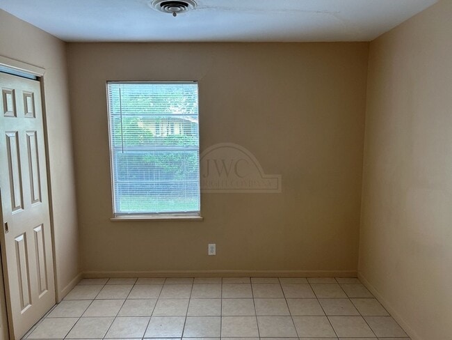 Building Photo - 704 Jefferies, Killeen