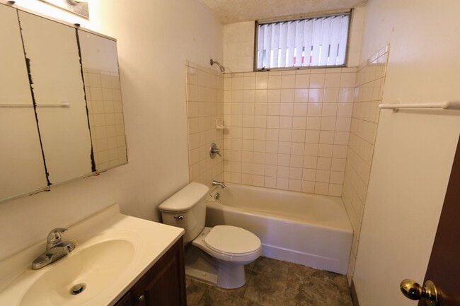 Building Photo - Mililani ~ Cathedral Point 2 Bedroom 1 Bat...