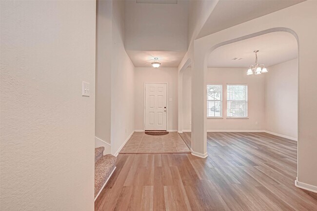 Building Photo - 2815 Mustang Hill Ln