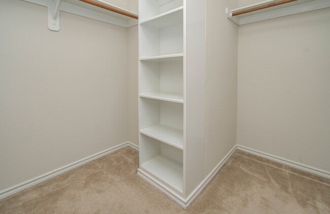 Building Photo - 14319 Mirkwood Ln