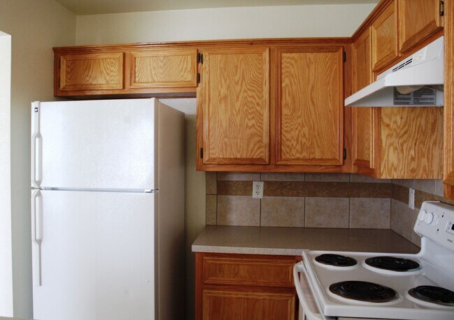 Building Photo - 1402 Chips Dr