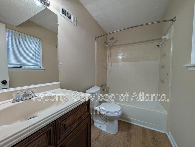 Building Photo - 4341 Old Lake Dr