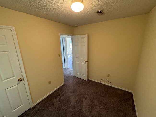 Building Photo - 3 Bedroom House in East Tarboro