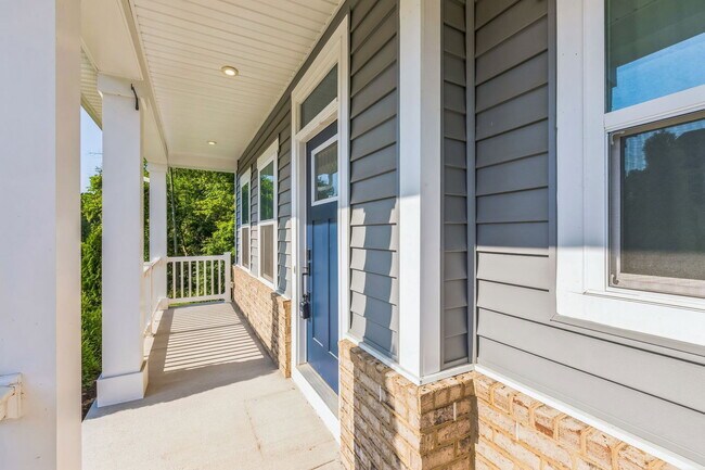Building Photo - 8327 Legacy Cir E