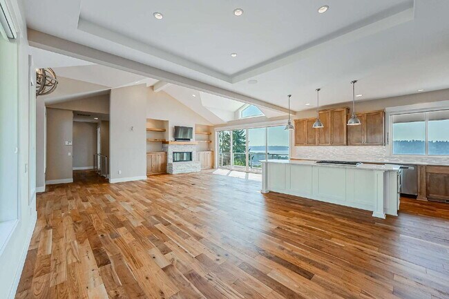 Building Photo - Captivating Rental Home perched above the ...