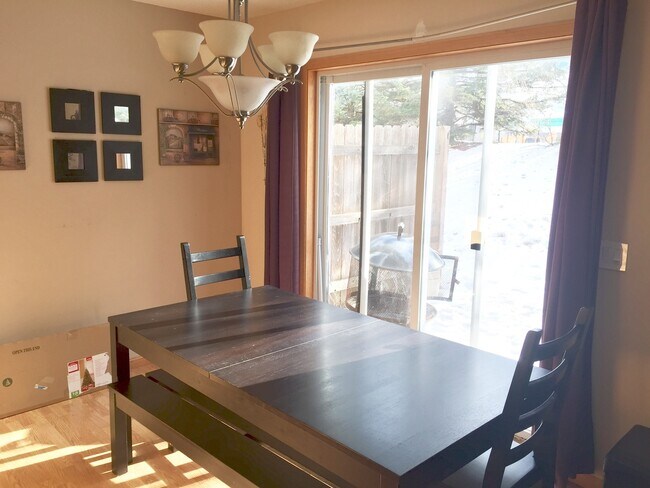 Building Photo - Spacious 3Br/3Ba TH in Eagan!!