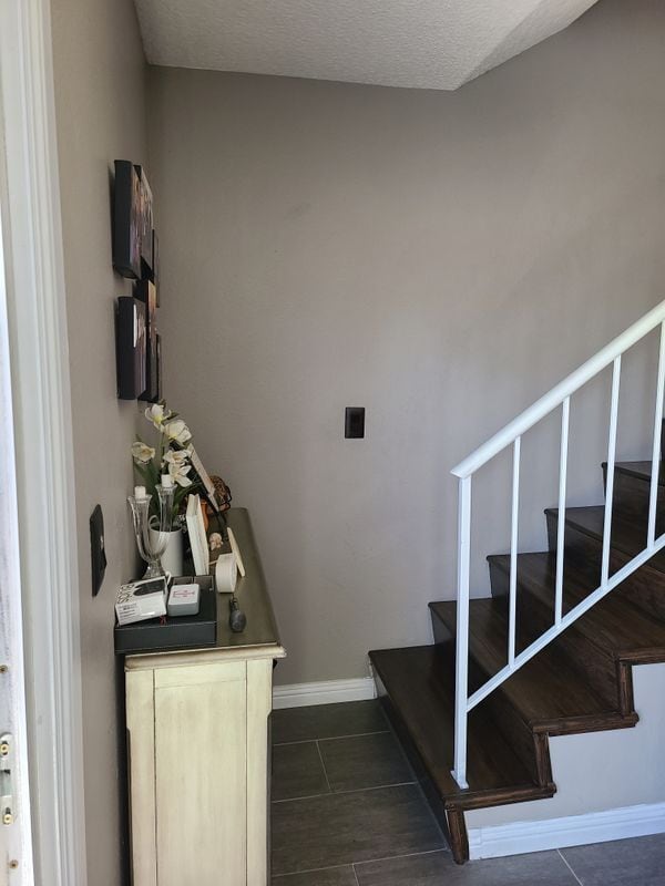 Building Photo - 644 E Birch St