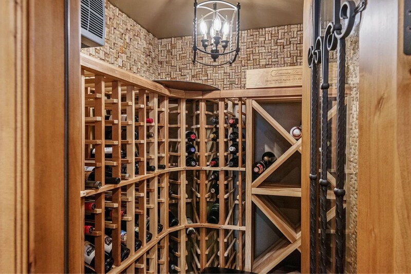 Building Photo - 61725 Broken Top Dr