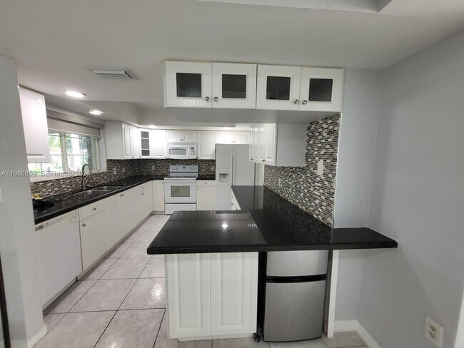 Building Photo - 9749 SW 213th Terrace