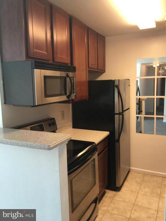 Building Photo - 61 White Pine Cir