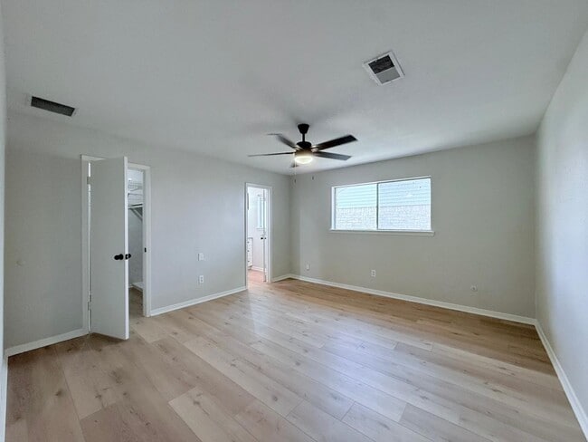 Building Photo - 11310 Sagewind Dr