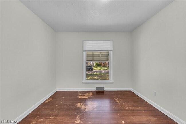 Building Photo - 16004 Invermere Ave