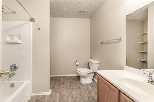 Building Photo - 100 Scarlet View