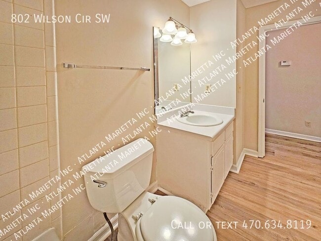 Building Photo - 802 Wilson Cir SW