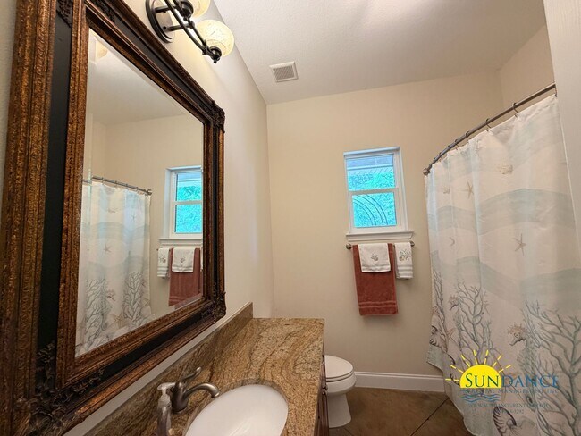 Building Photo - Beautiful Waterfront Property in Prime Location!