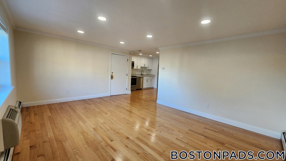 Building Photo - 16 Westford St