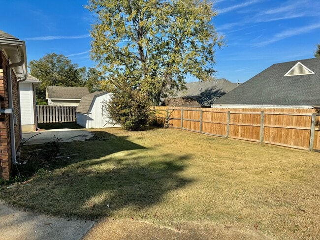 Building Photo - 1840 Pecan Ridge N
