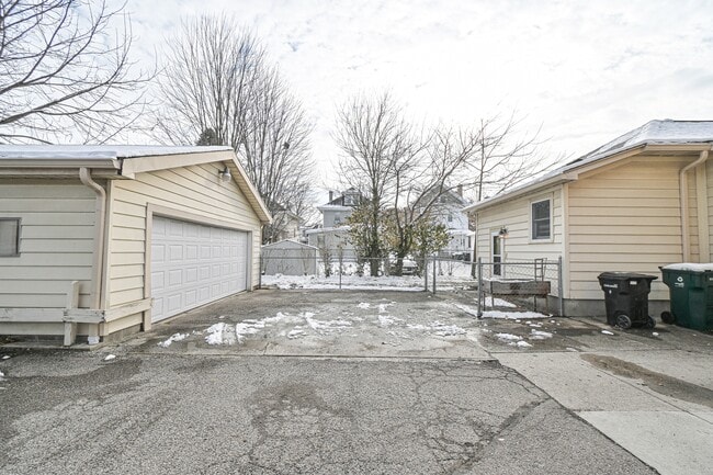 Building Photo - 4110 Eileen Dr