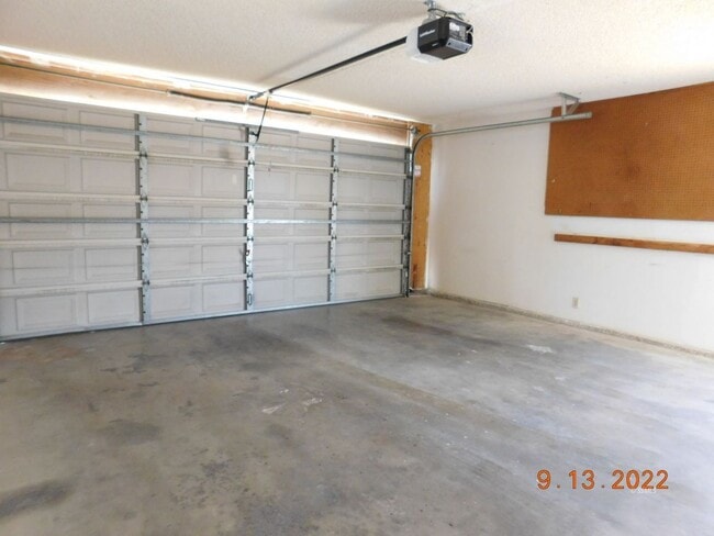 Building Photo - 330 E Wilson Ave