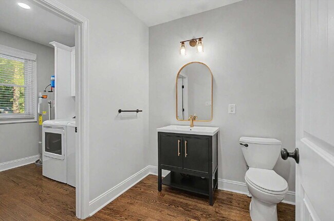 Building Photo - Charming 3-Bed/2.5-Bath Ranch in Durham