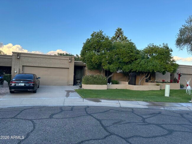 Building Photo - 7908 E Solano Dr