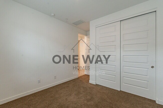 Building Photo - 4643 S Element