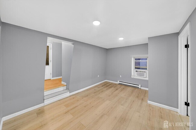 Building Photo - 194 High St