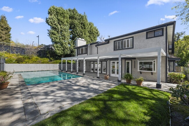Building Photo - 2937 Deep Canyon Dr