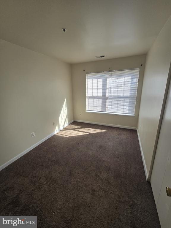 Building Photo - 1003 Spring Valley Ct