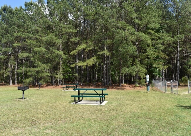 Building Photo - Reduced Rental Rate!