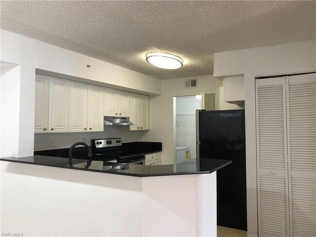 Building Photo - 8215 Ibis Club Dr