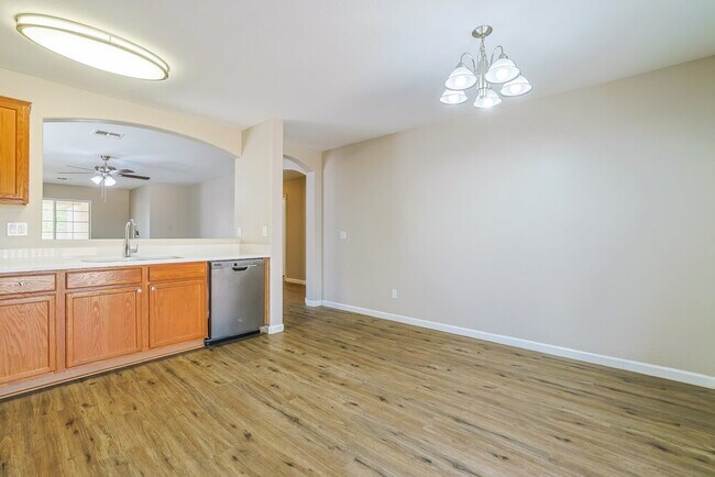 Building Photo - 10528 E Calypso Ave