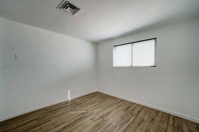 Building Photo - READY TO VIEW NOW! Charming 3-Bedroom Home Near ASU – Prime Location!