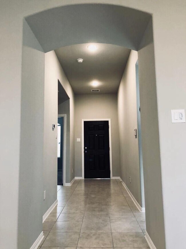 Building Photo - 8411 Remington Bluff Ln