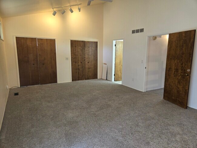 Building Photo - 6136 Palomino Ct