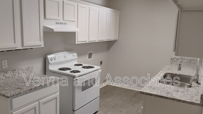 Building Photo - 281 Graystone Cir