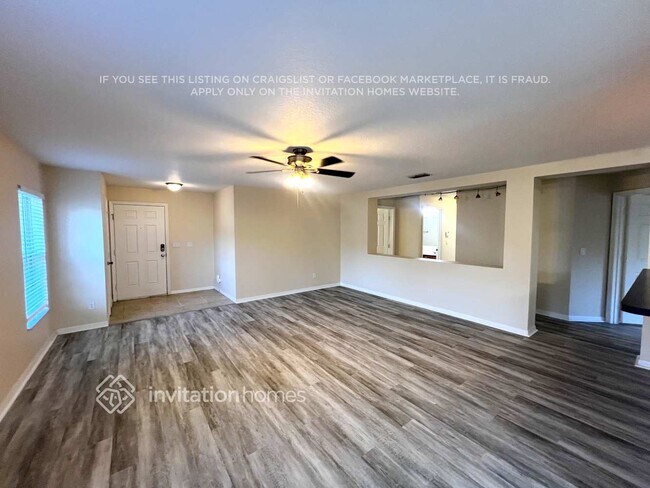 Building Photo - 391 SW Millard Dr