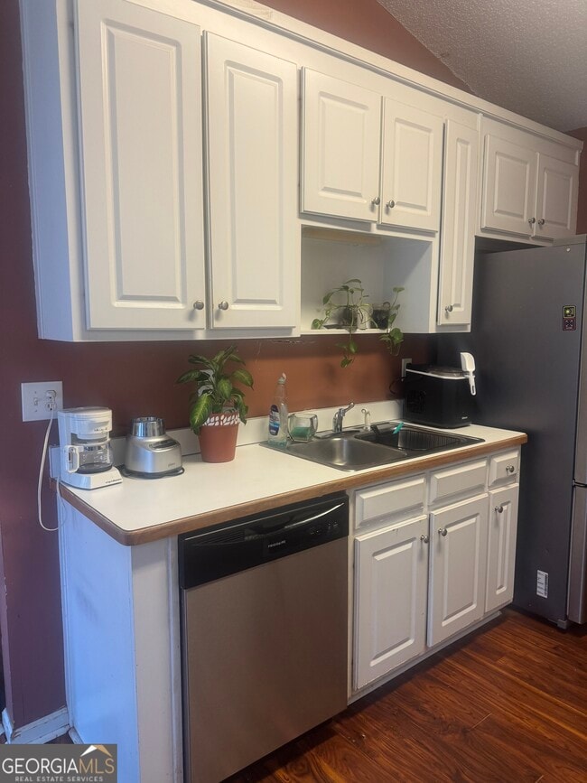 Building Photo - 1579 Madison Ct