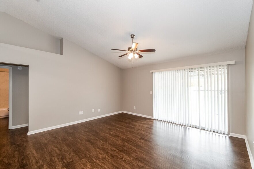 Building Photo - 1821 Sheraton Lakes Cir