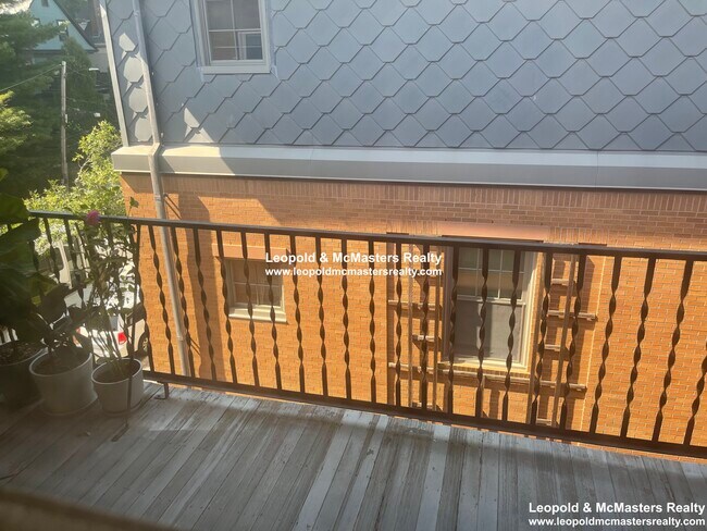 Building Photo - 85 Winchester St