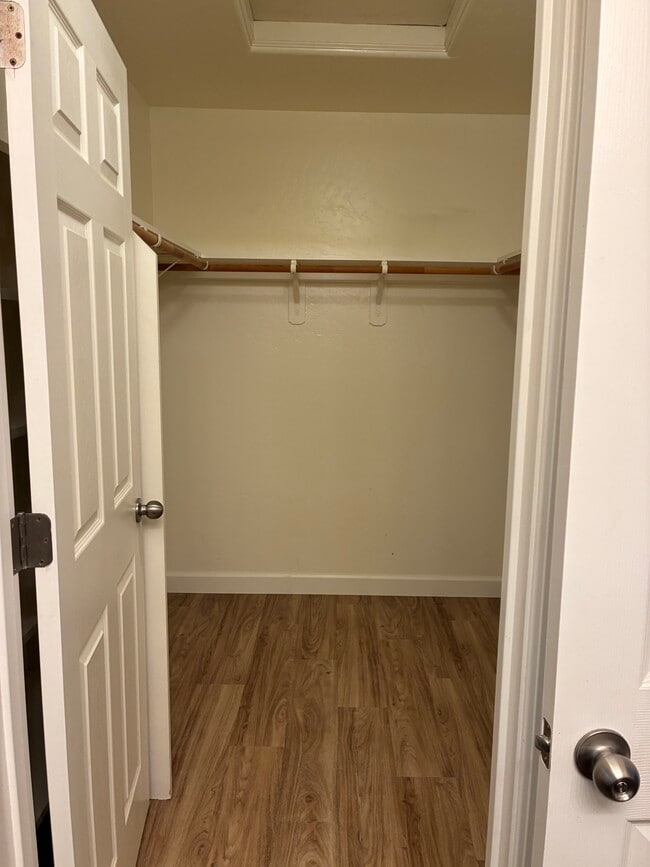 Building Photo - 4734 W Reese Ave