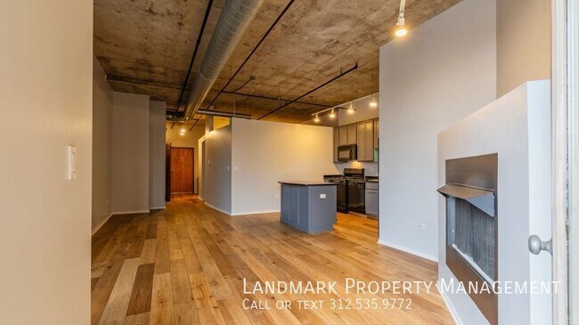 Building Photo - 6 S Laflin St