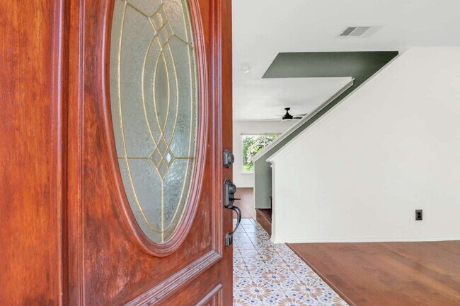 Building Photo - "Discover Your Dream Home: Spacious 3-Bedroom Oasis with Granite Elegance in San Antonio!"