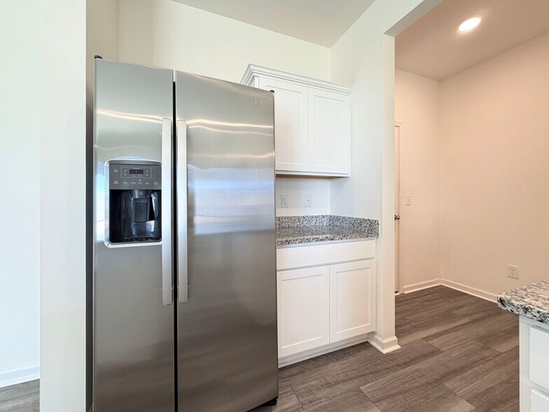 Building Photo - 937 Berkeley Glen Rd