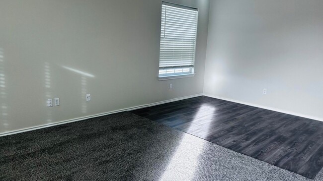 Building Photo - 8905 Terrell Ave