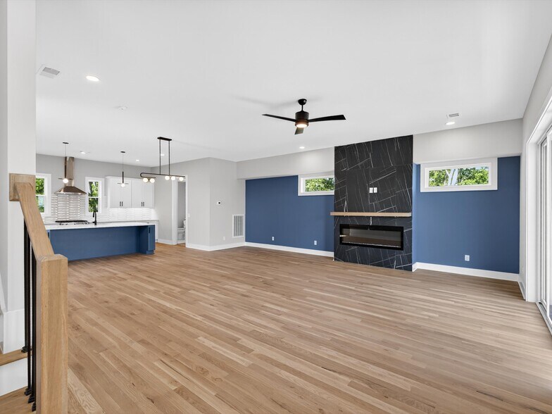 Building Photo - 5915 Maxon Ave