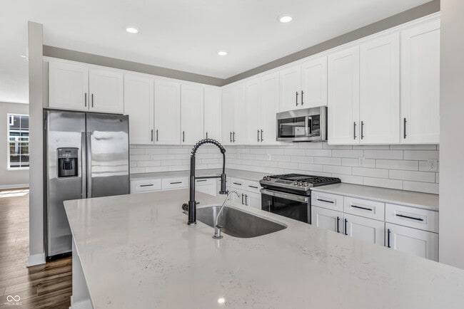 Building Photo - 6988 Sunstone Pl